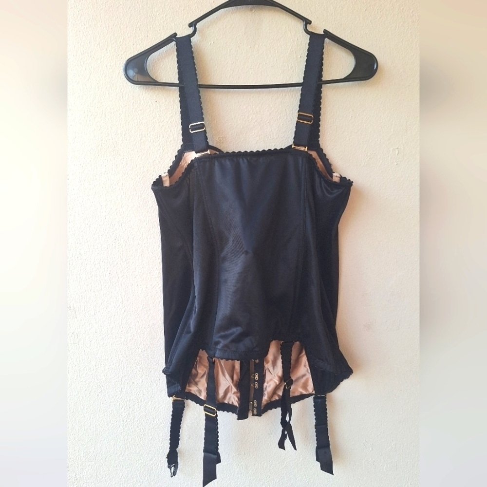Cacique Lace Black Corset With Metal Straps and Secure Bra Strap Size 22/24 - Picture 5 of 10